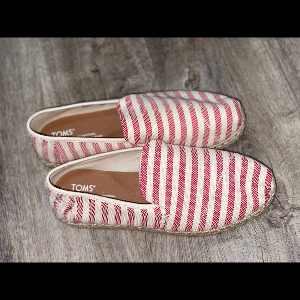 Used. Worn once. Excellent condition